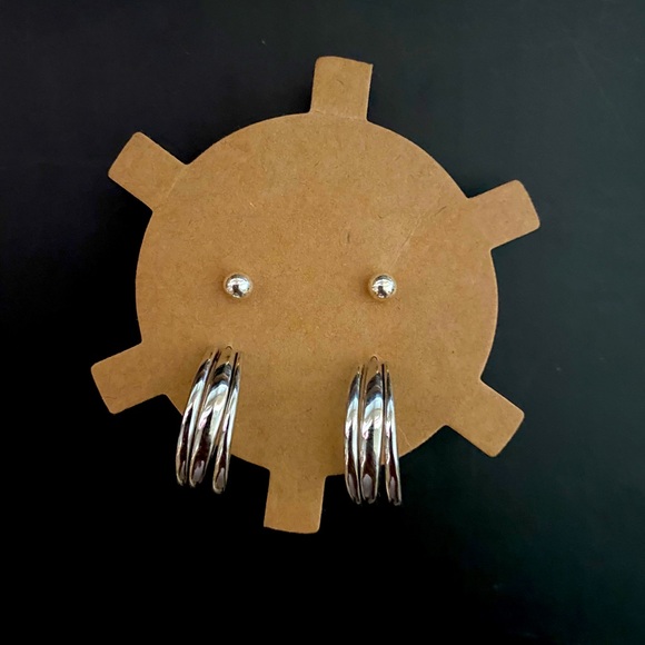 Women’s Earrings 7 pairs - Picture 3 of 3